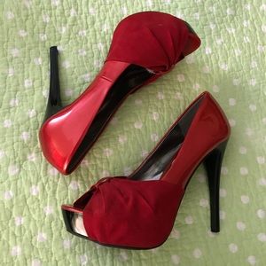Carlos Santana red peep-toe heel